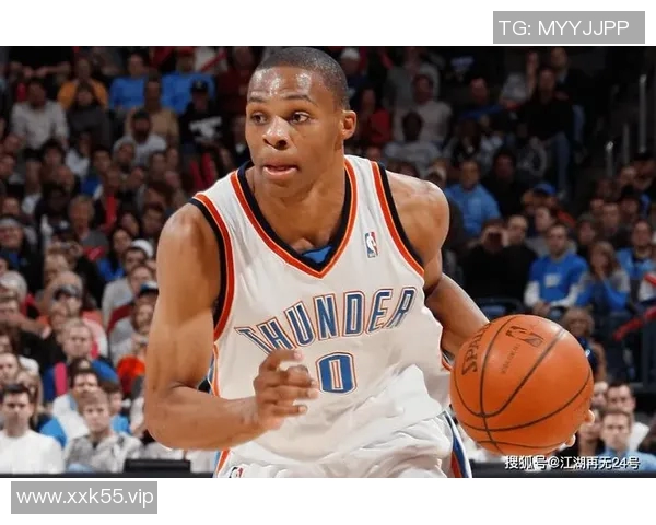 雷霆队首轮惨遭横扫，威少面临连续三年一轮游